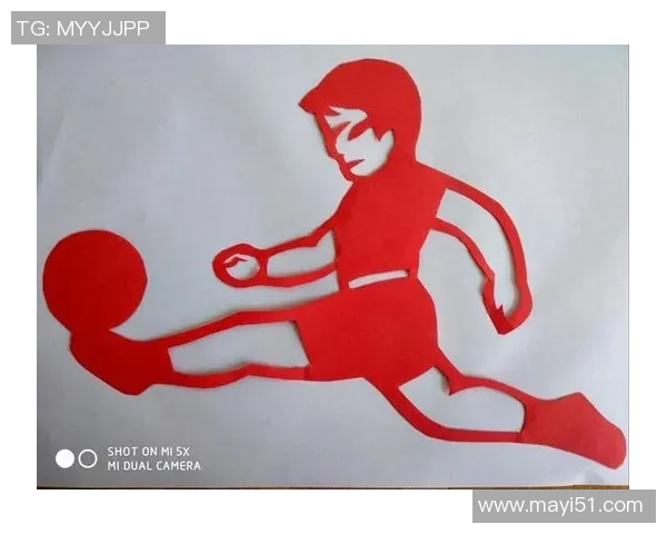 手把手教你制作足球球星主题精美剪纸作品教程